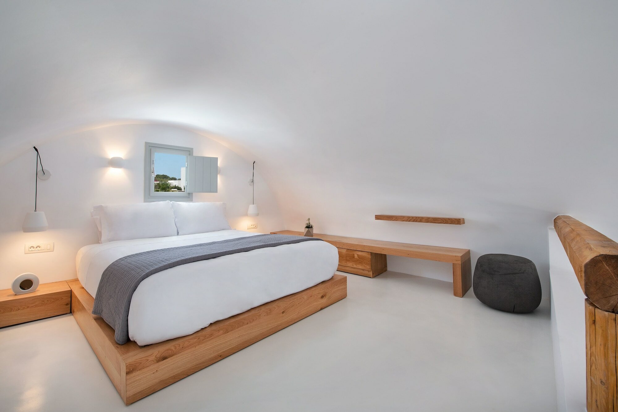 Фото June Twenty Suites