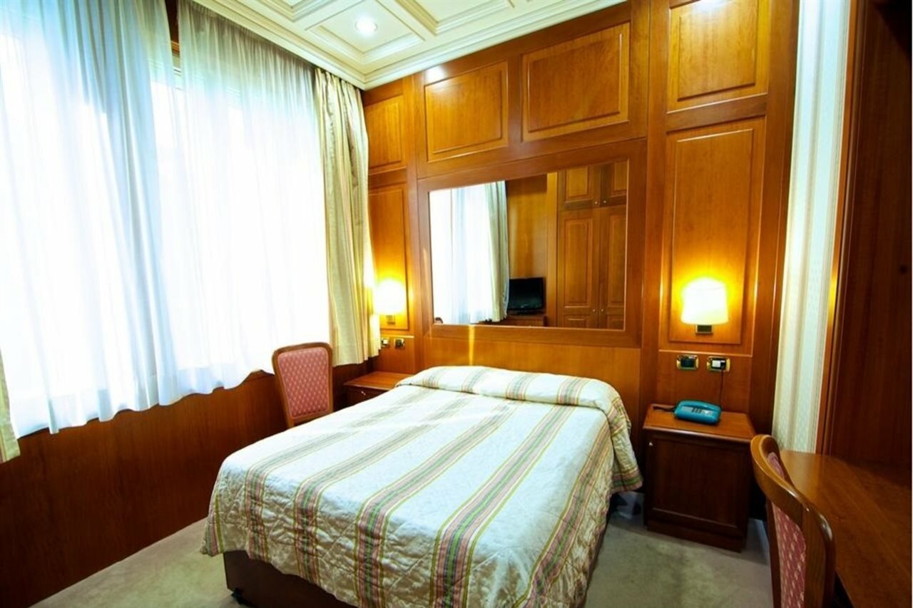 Фото Hotel Dock Suites Rome