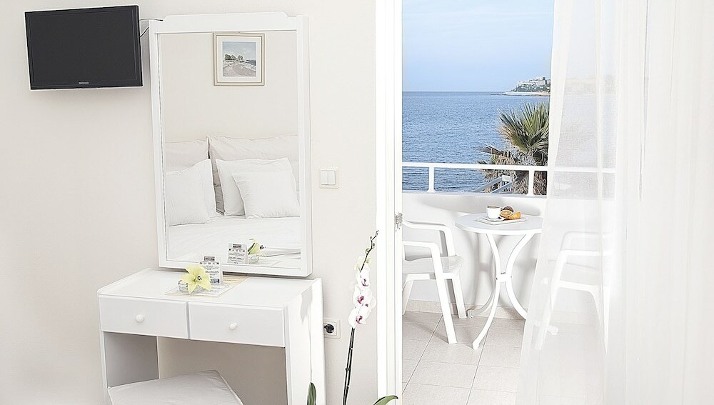 Фото Petradi Beach Lounge Hotel