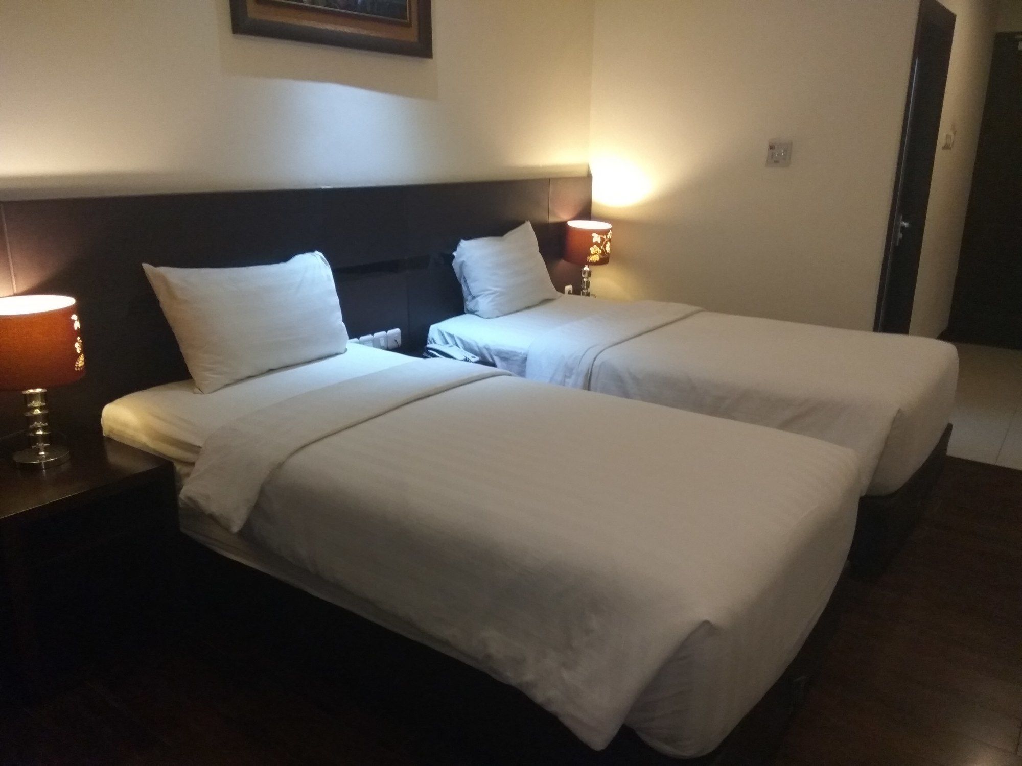 Фото Continent Centrepoint Hotel Makassar
