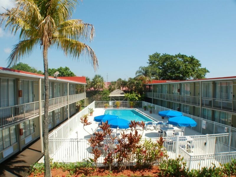 Фото Days Inn by Wyndham Stuart