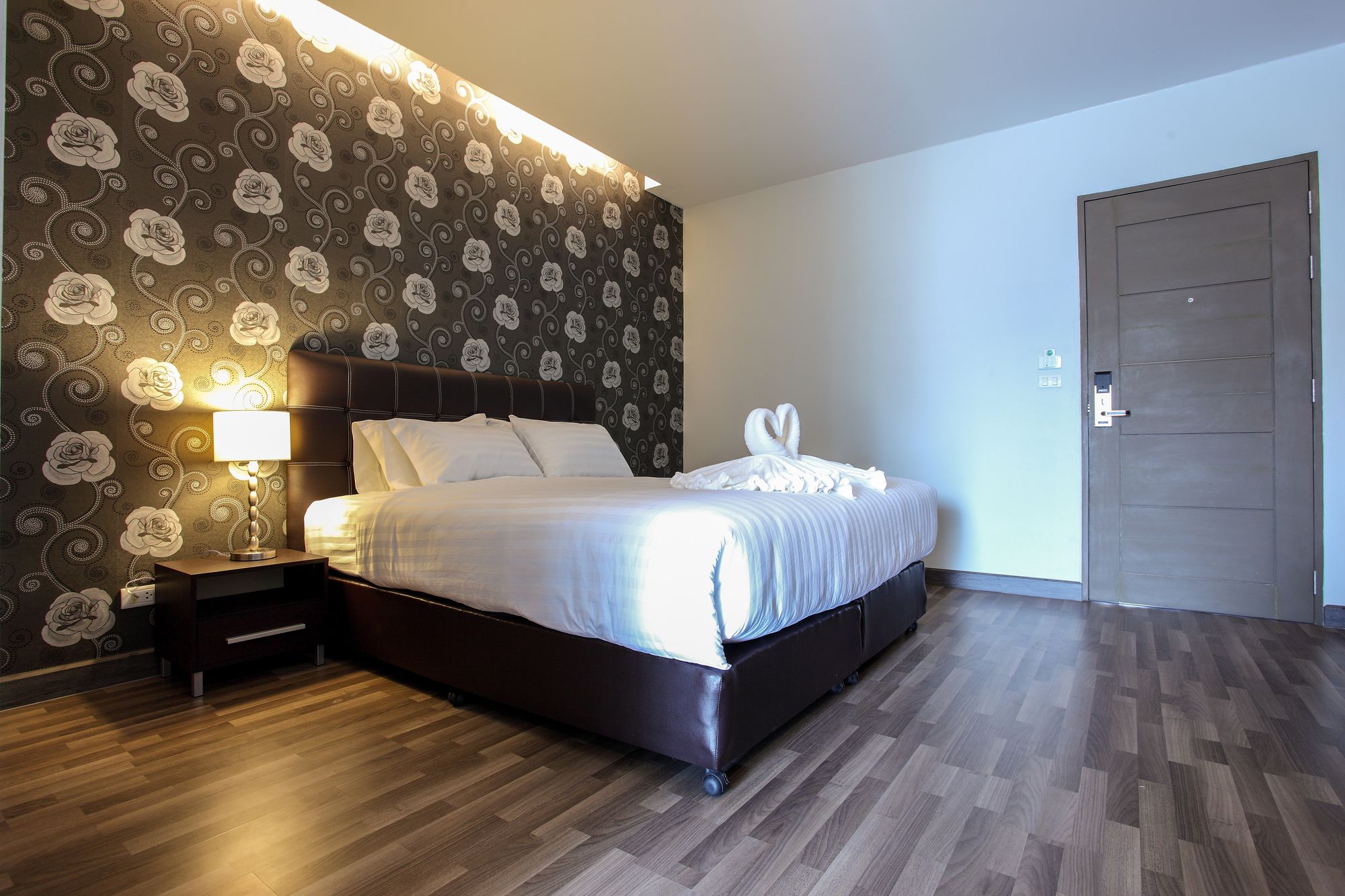 Фото Romyen Garden Place