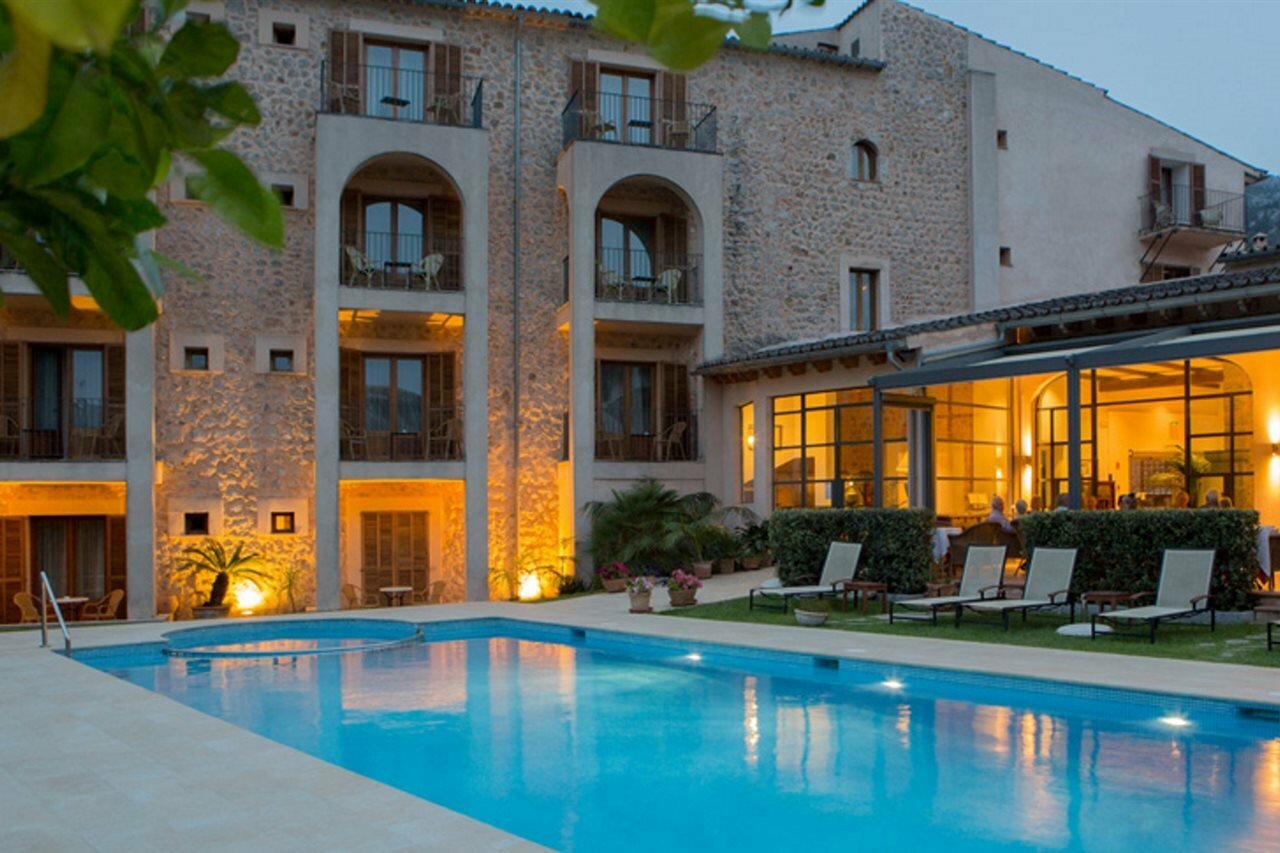 Фото отеля 1