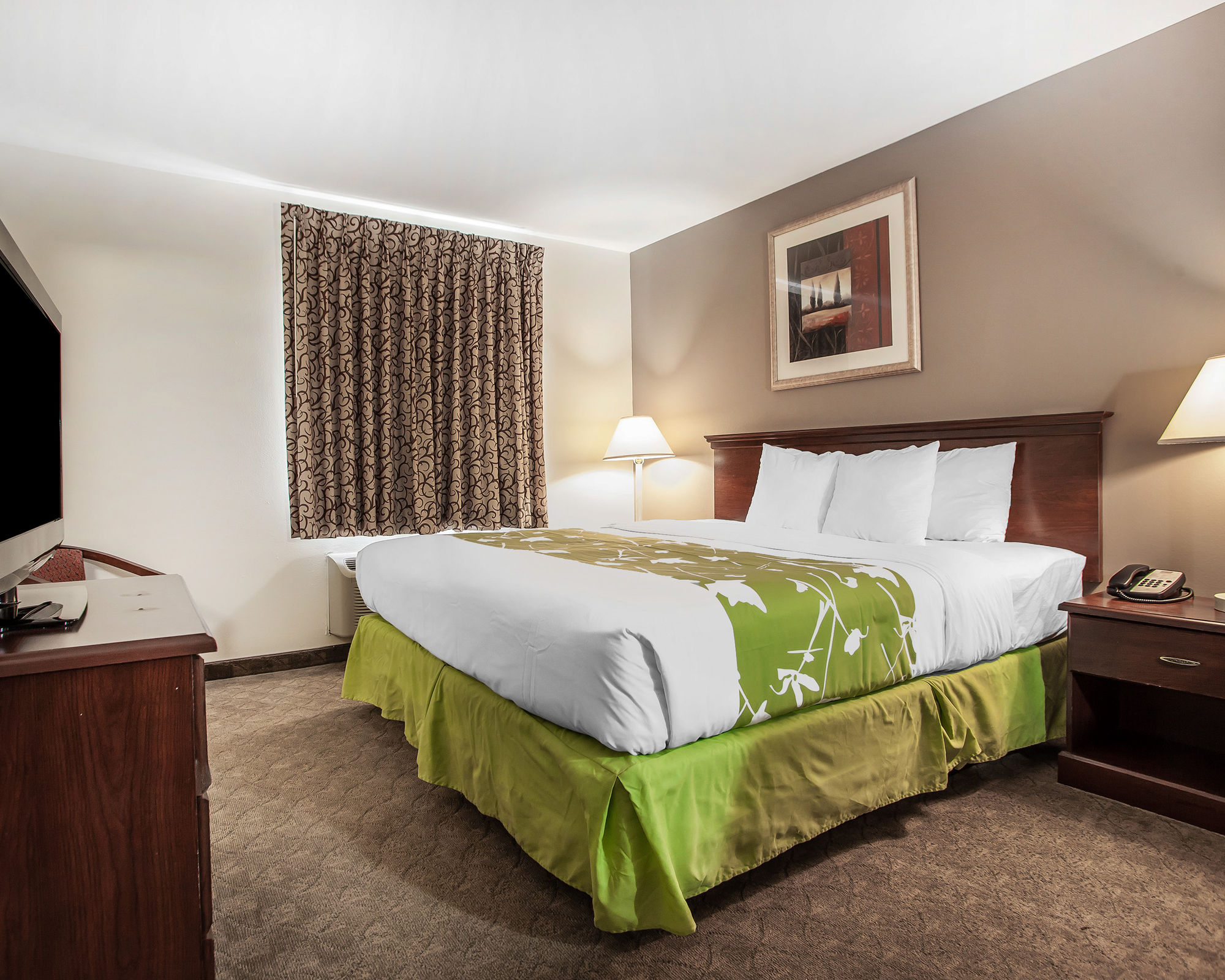 Фото Econo Lodge Inn & Suites Fairgrounds