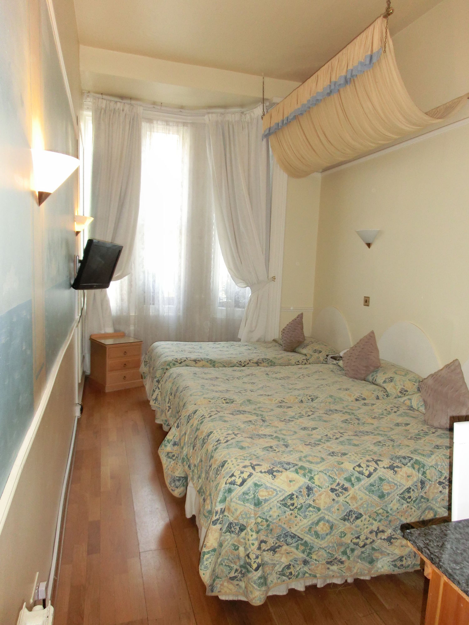 Фото Rushmore Hotel