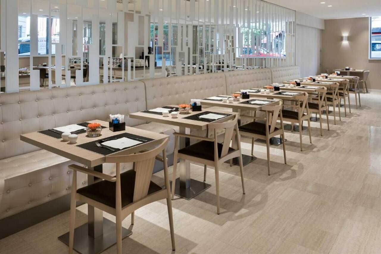 Фото Nh Madrid Zurbano