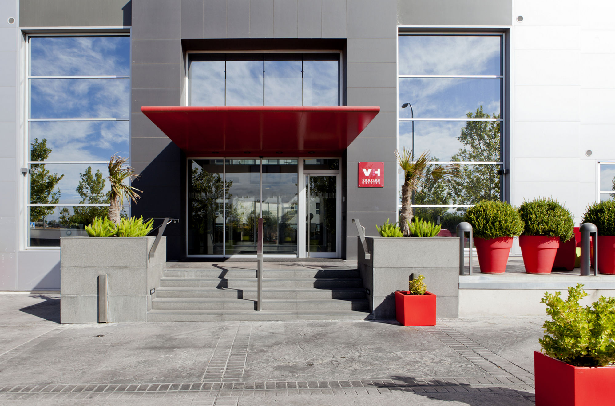 Фото Vertice Roomspace Madrid