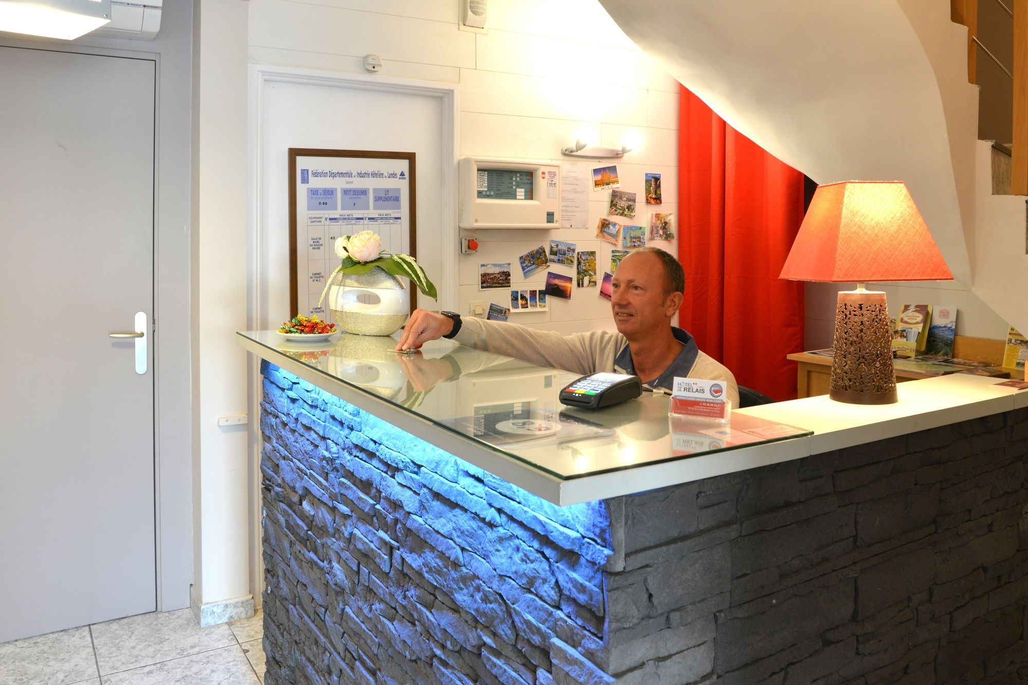 Фото Hôtel Le Relais