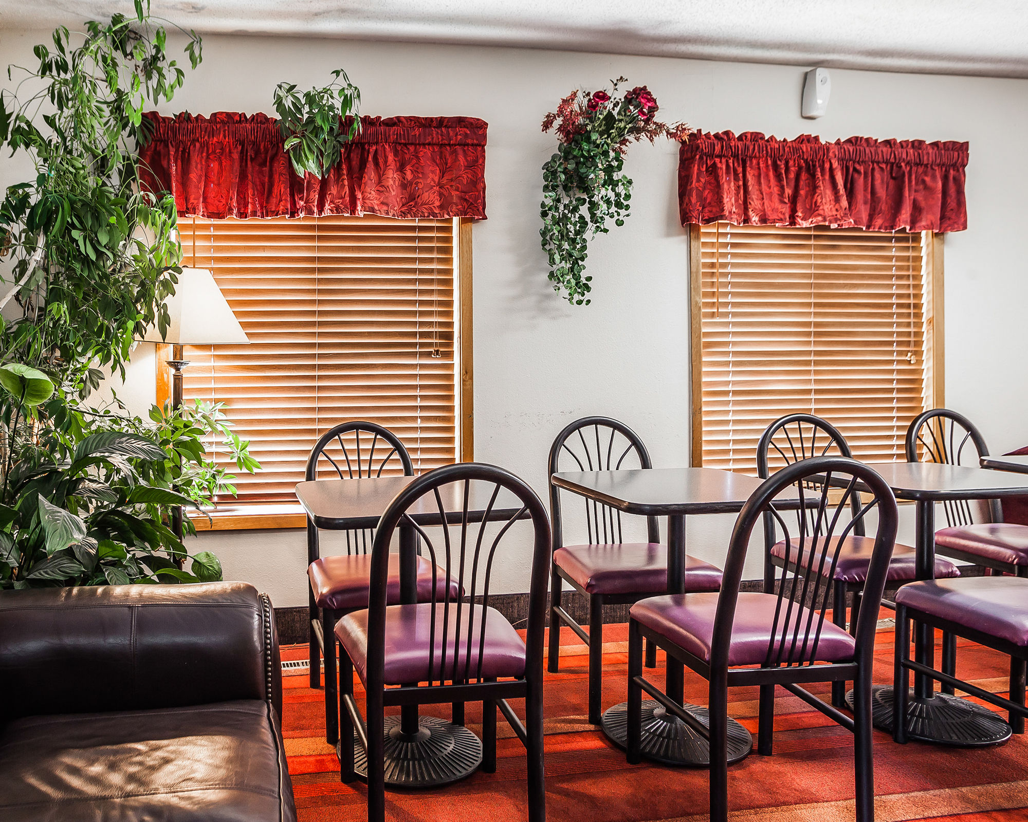 Фото Econo Lodge Urbandale-Northwest Des Moines