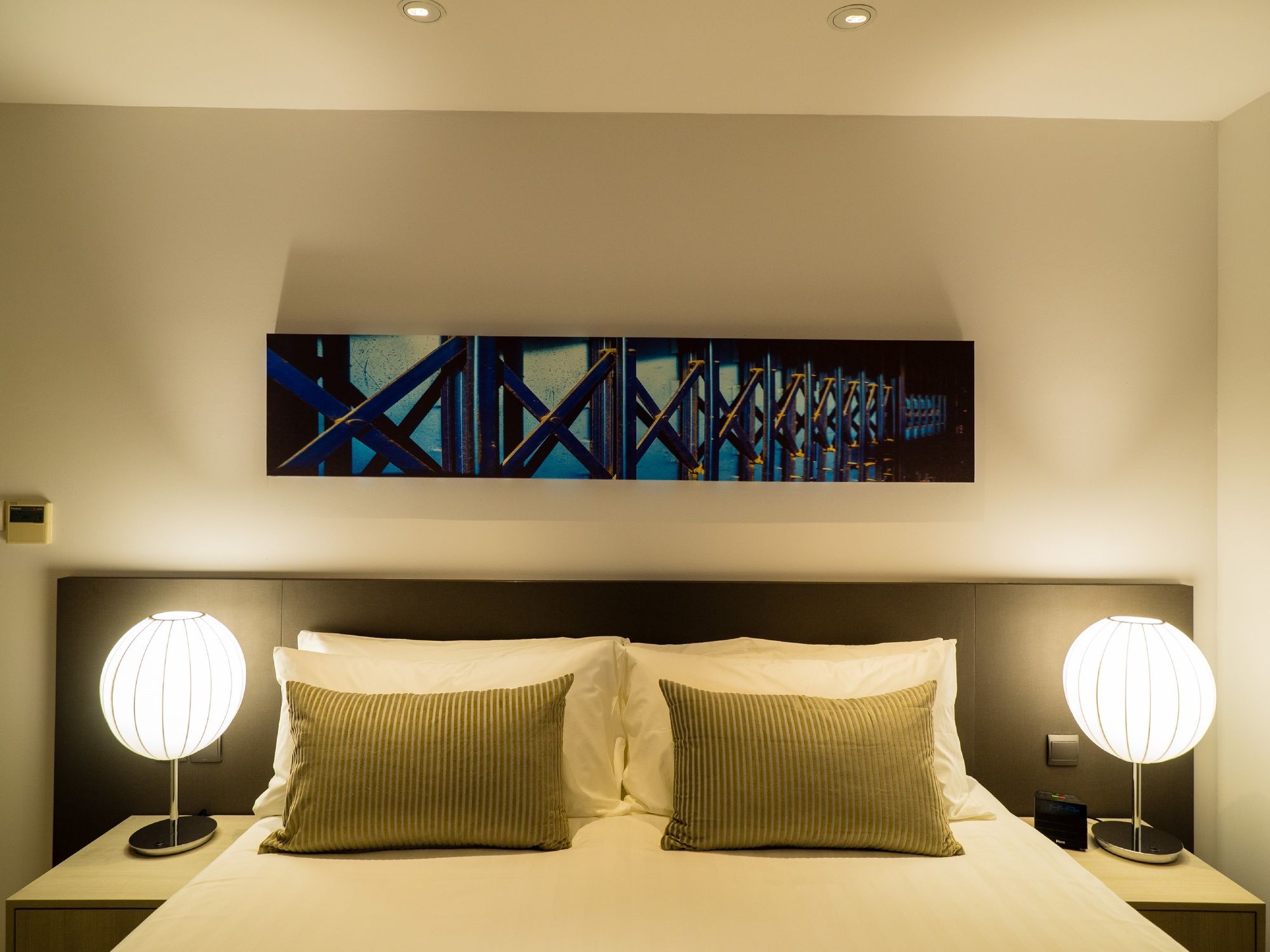 Фото Parkroyal Serviced Suites Singapore