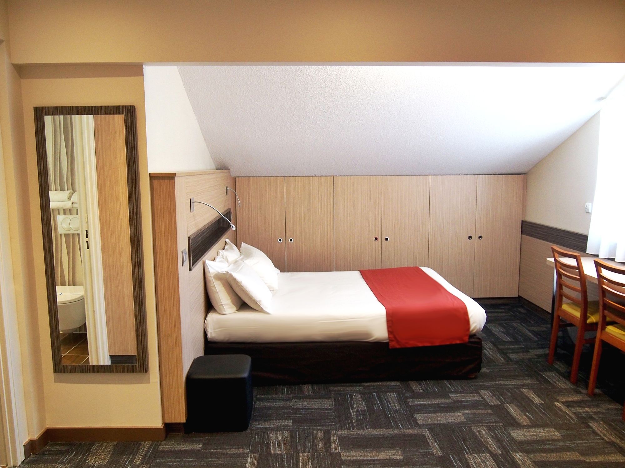 Фото Greet Hotel Marseille Provence Aéroport