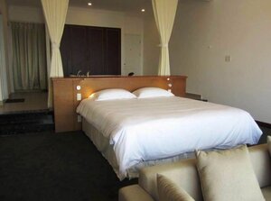 Léman Cap Resort & SPA (66/15 Ha Long Street, Ward 2), hotel