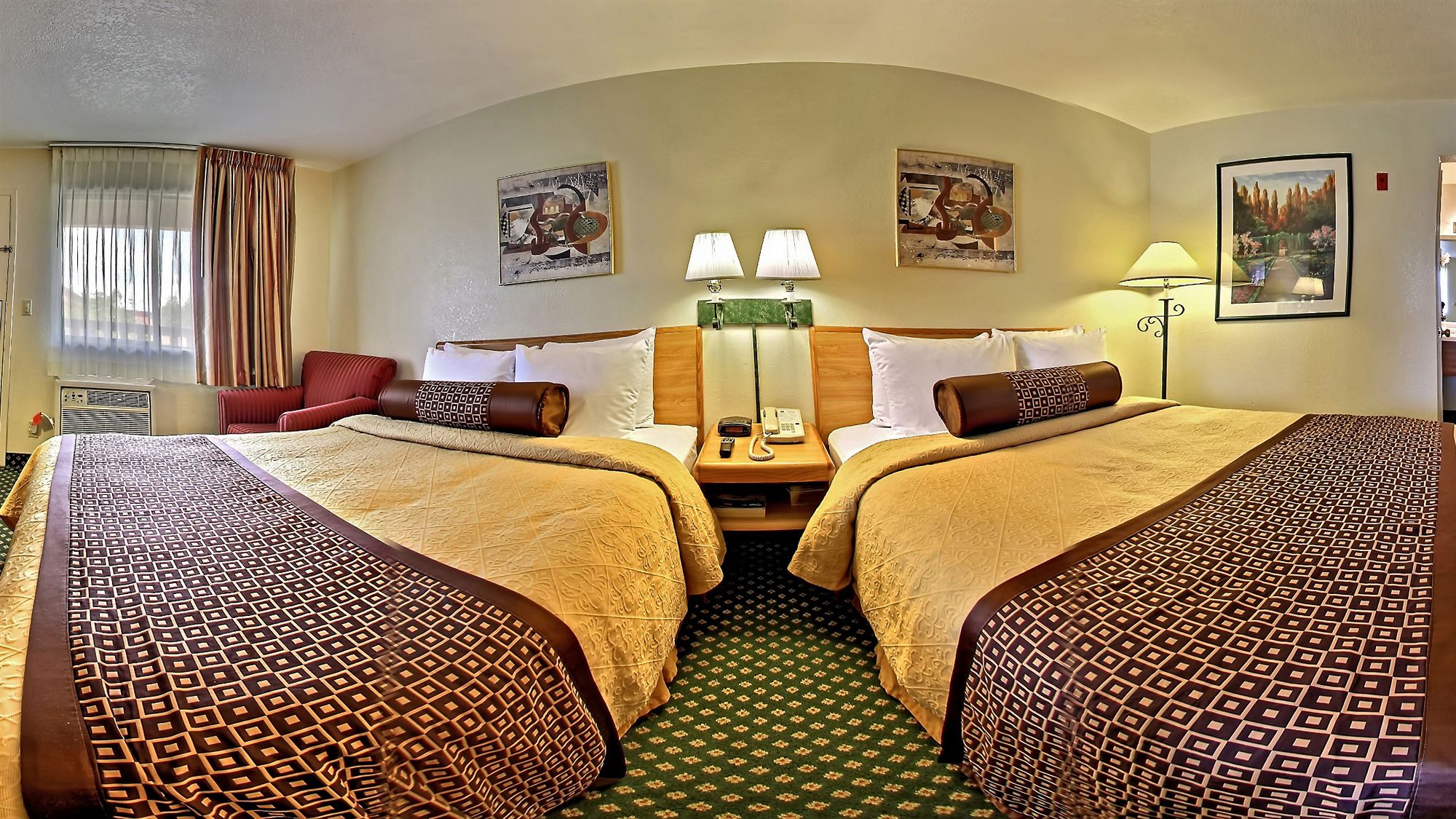 Фото отеля 2