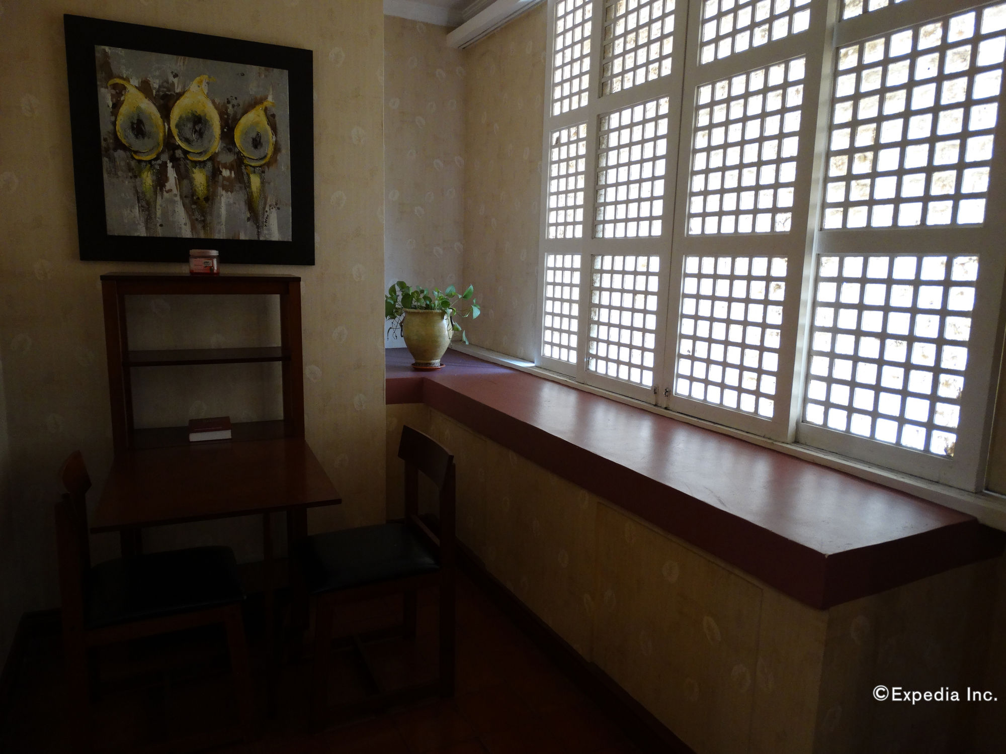 Фото White Knight Hotel Intramuros