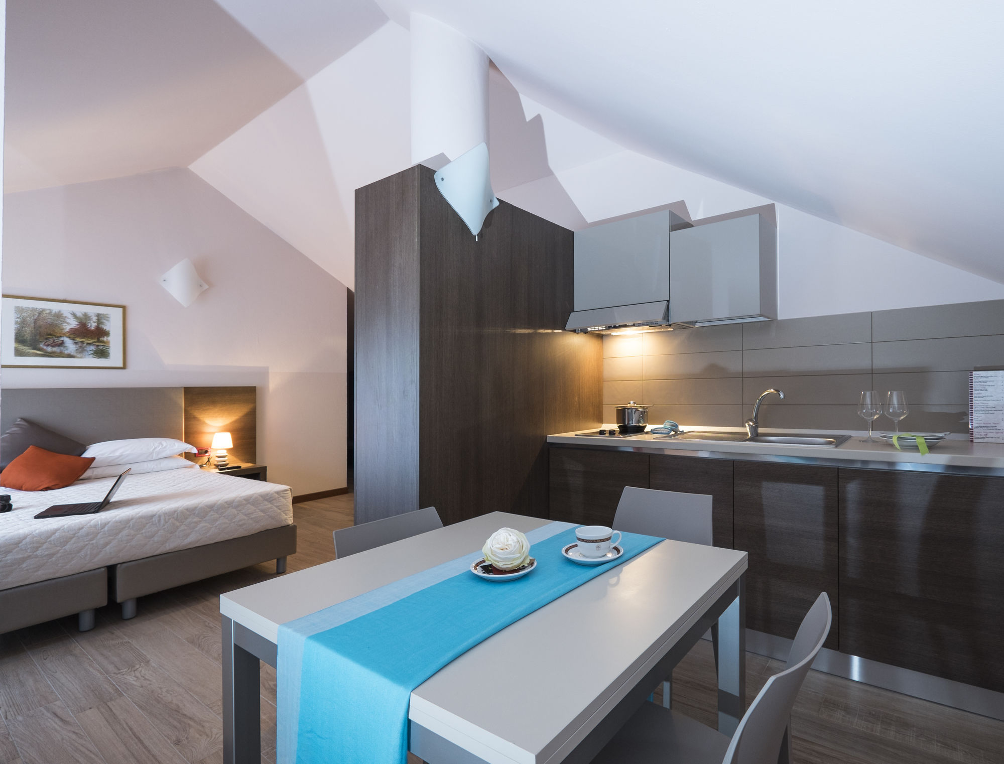 Фото отеля 2