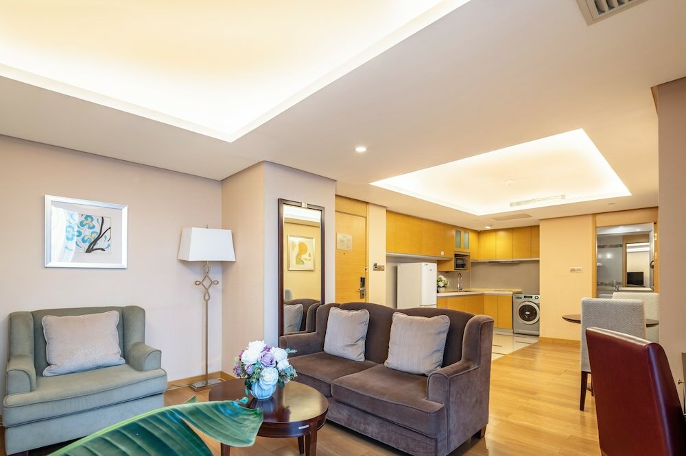 Фото Regal Plaza Hotel & Residence