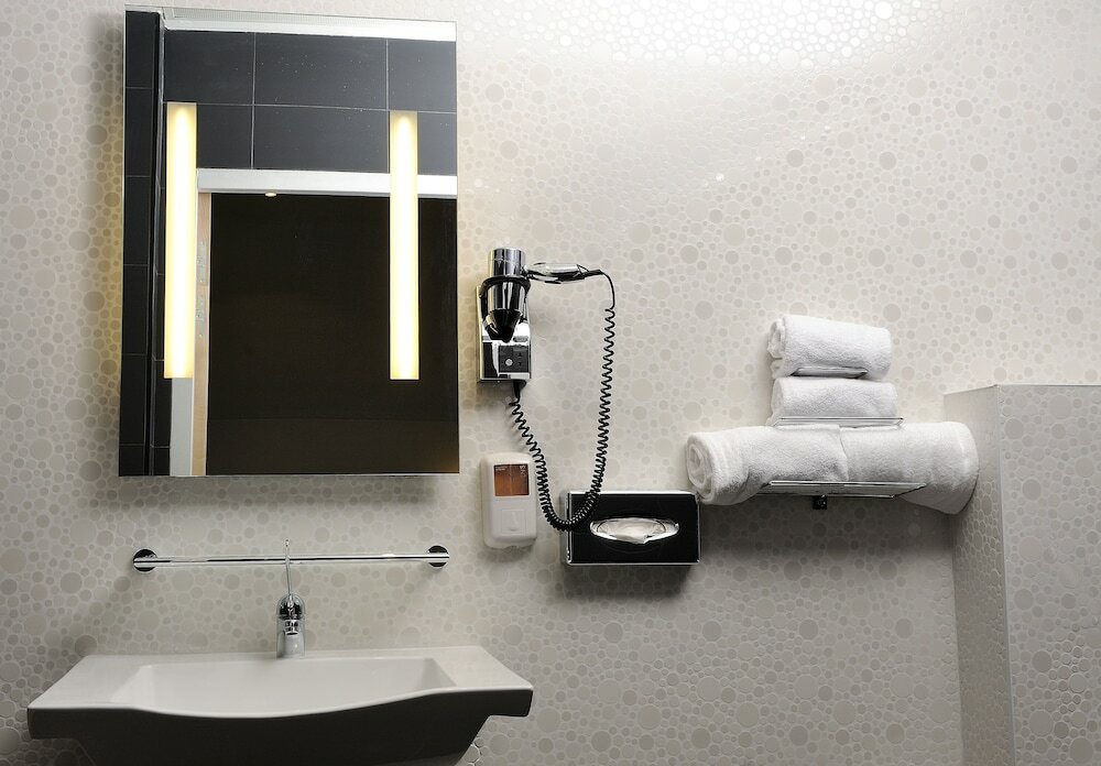 Фото Kyriad Prestige Perpignan Centre Del Mon