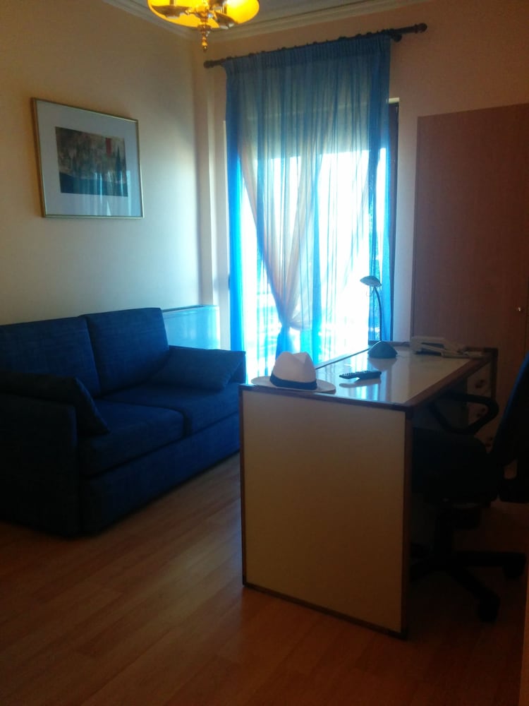 Фото Atlantis Hotel