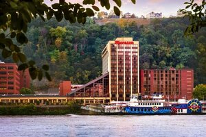 Гостиница Sheraton Pittsburgh Hotel at Station Square