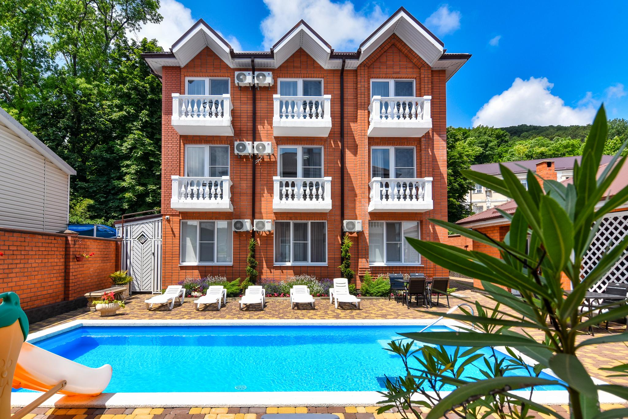 Фото отеля 1