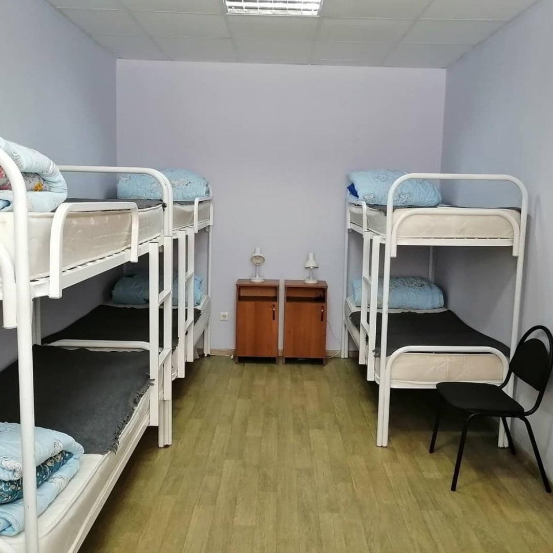 Фото Красный диван