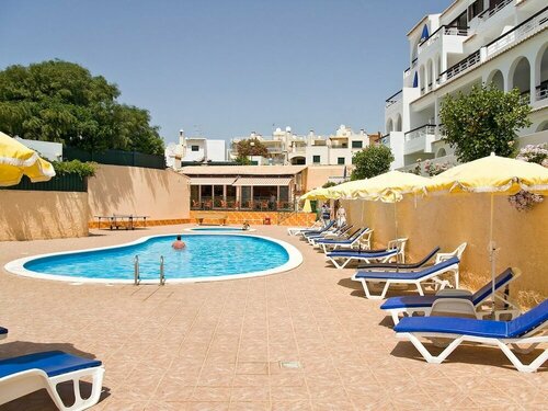 Внешний вид отеля Apartamentos do Parque в Албуфейре, фото 1