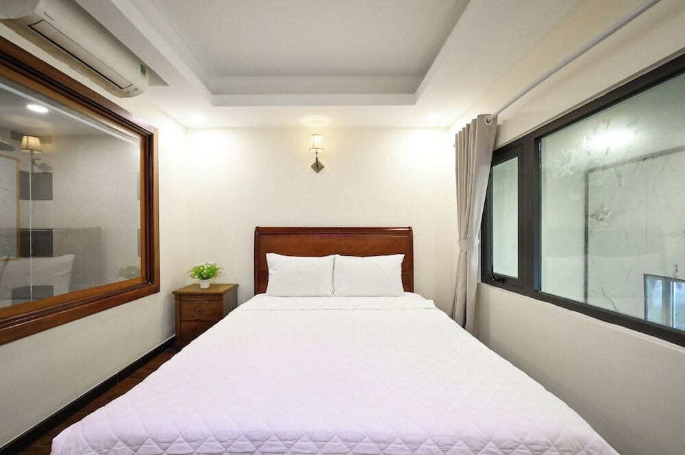 Фото Red Sun Airport Saigon Hotel