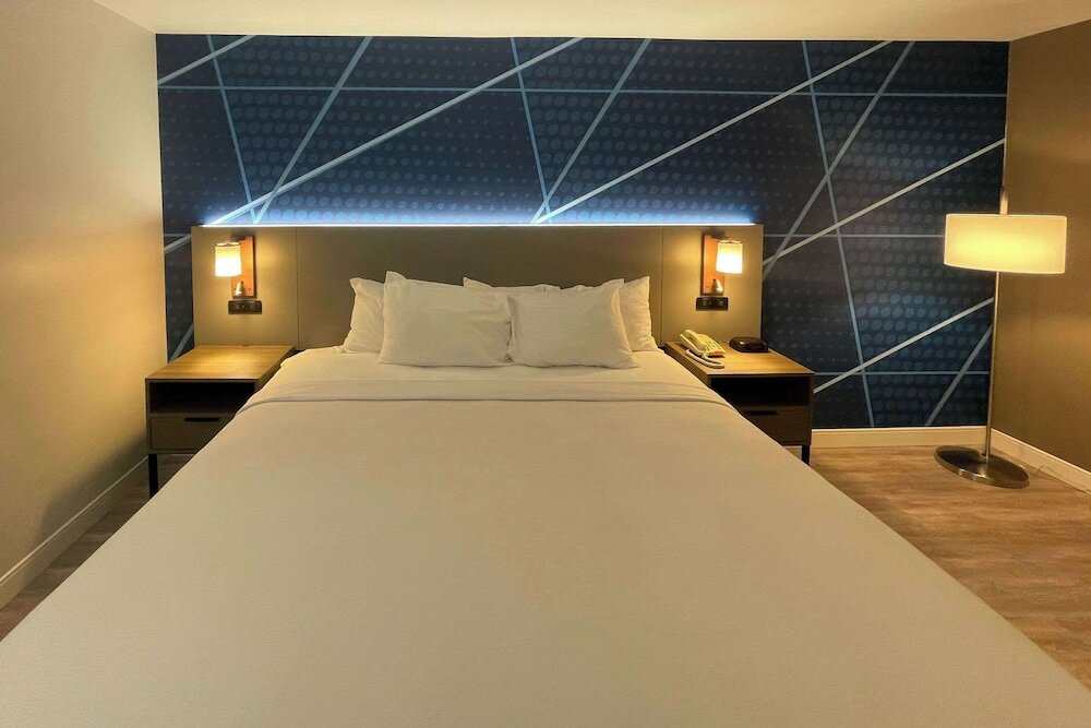 Фото Ramada by Wyndham Salt Lake City