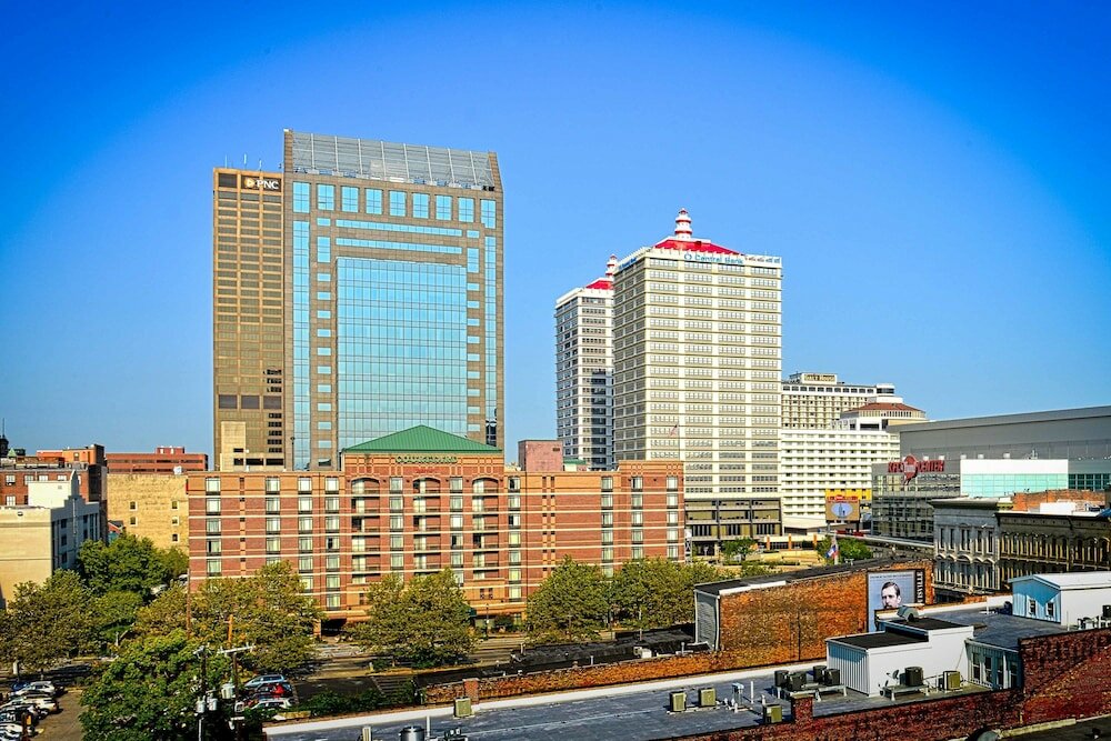 Фото Courtyard by Marriott Louisville Downtown