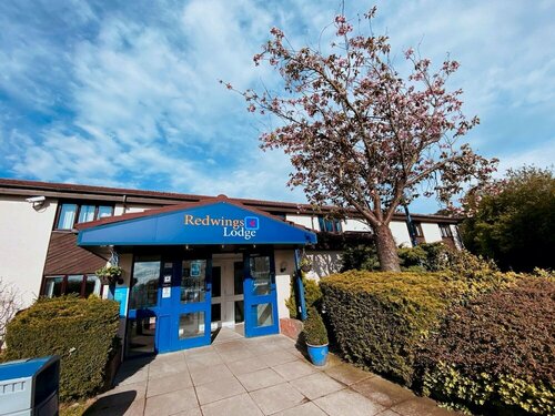 Гостиница Redwings Lodge Sawtry
