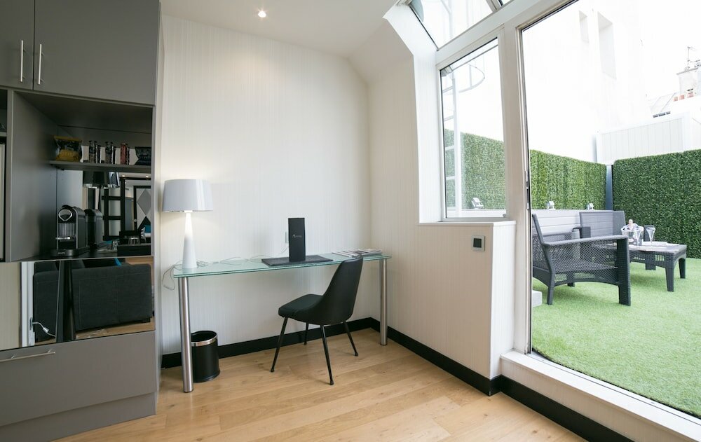 Фото Hôtel L'Empire Paris