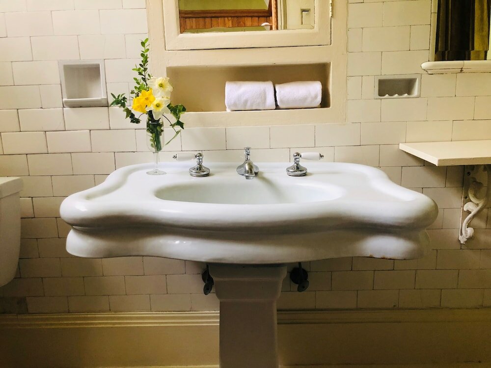 Фото Rothschild-Pound House Inn