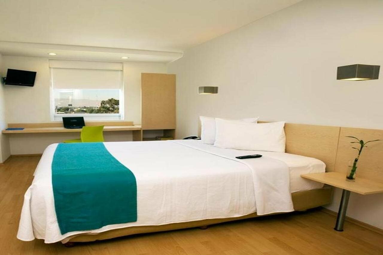 Фото One San Luis Potosi Glorieta Juarez