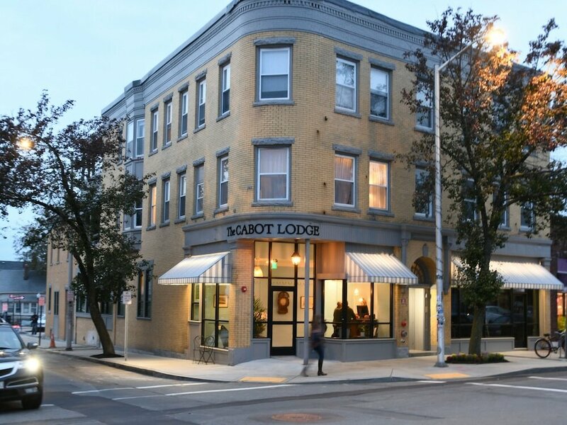 Гостиница The Cabot Lodge