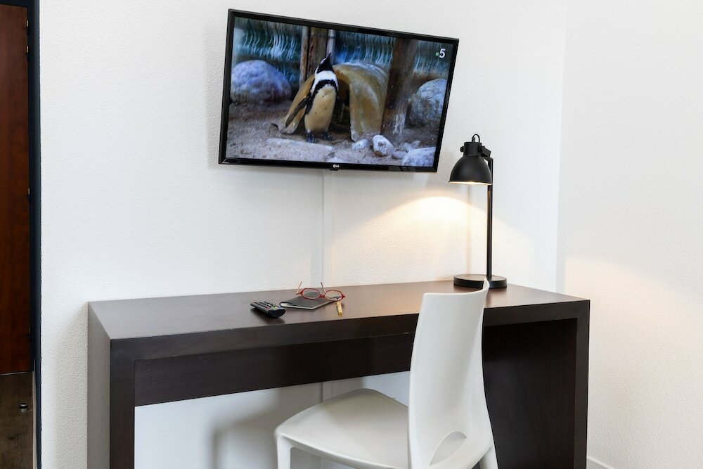 Фото Ténéo Apparthotel Bordeaux - Gare Saint Jean	