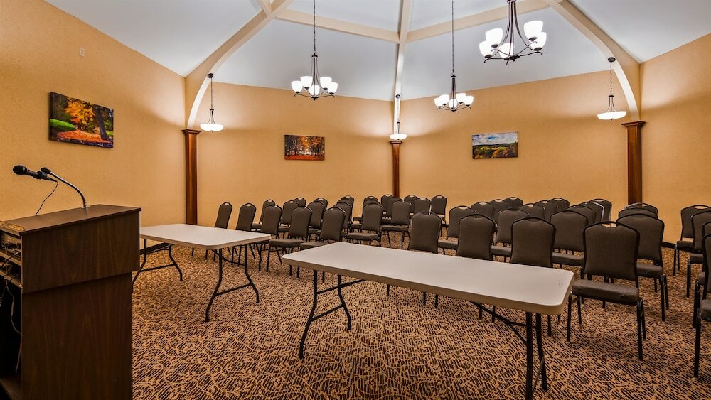 Фото Best Western Tree City Inn