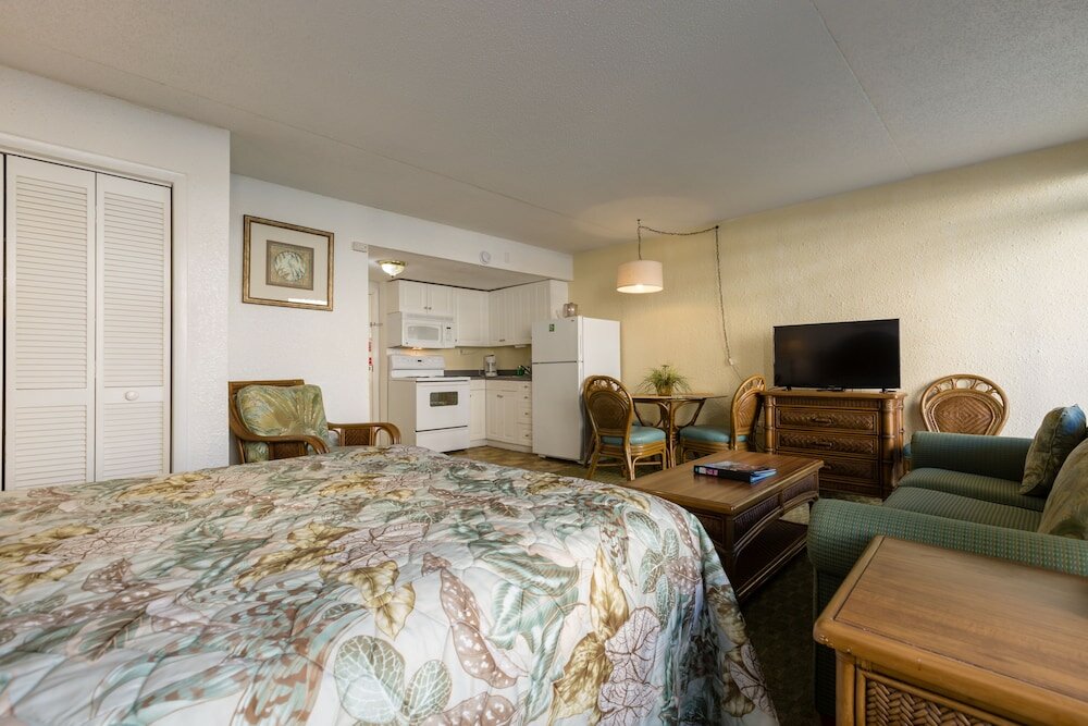 Фото Beach Club at Montego Inn