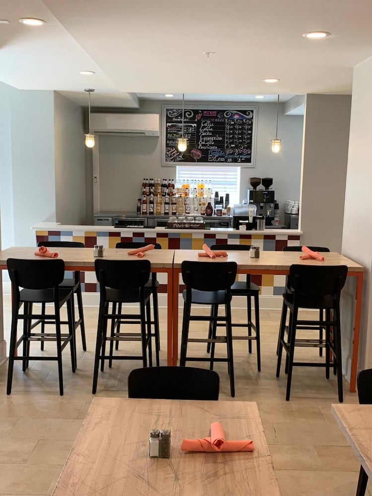 Фото Oasis Resort Gulfport