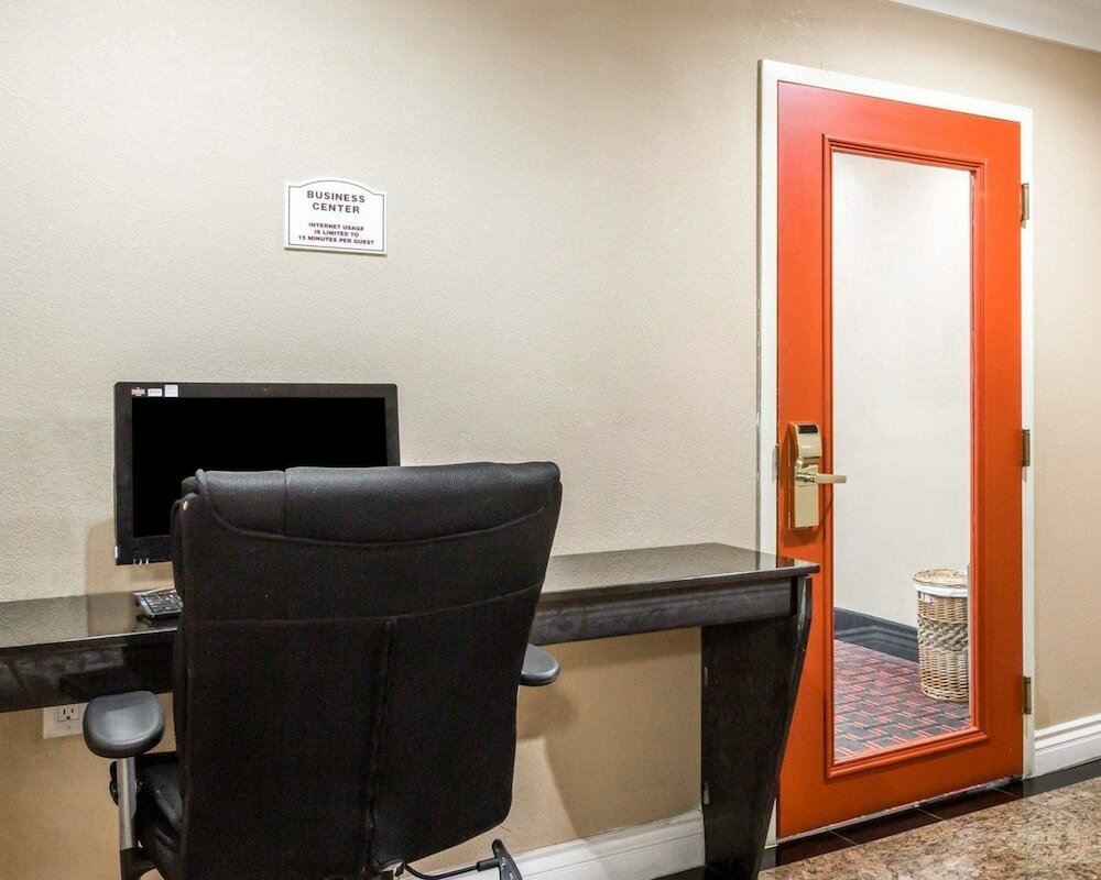 Фото Quality Inn & Suites