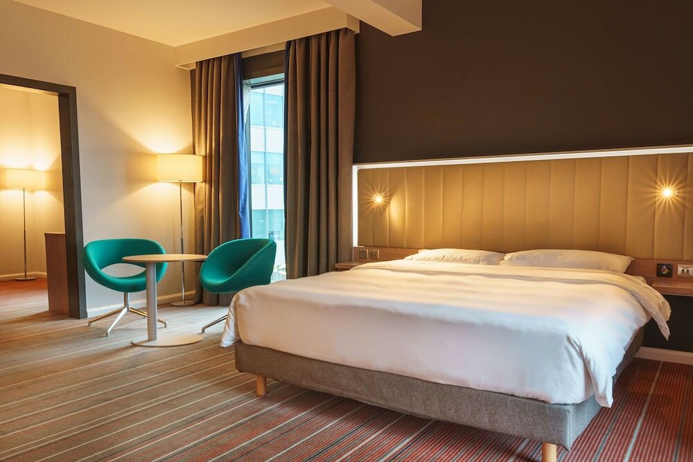 Фото Radisson Hotel Manchester City Centre, A Verified Net Zero Hotel