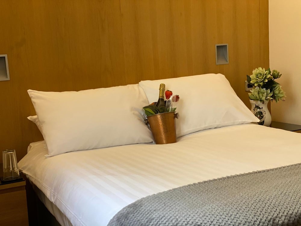 Фото Rooms at 1703