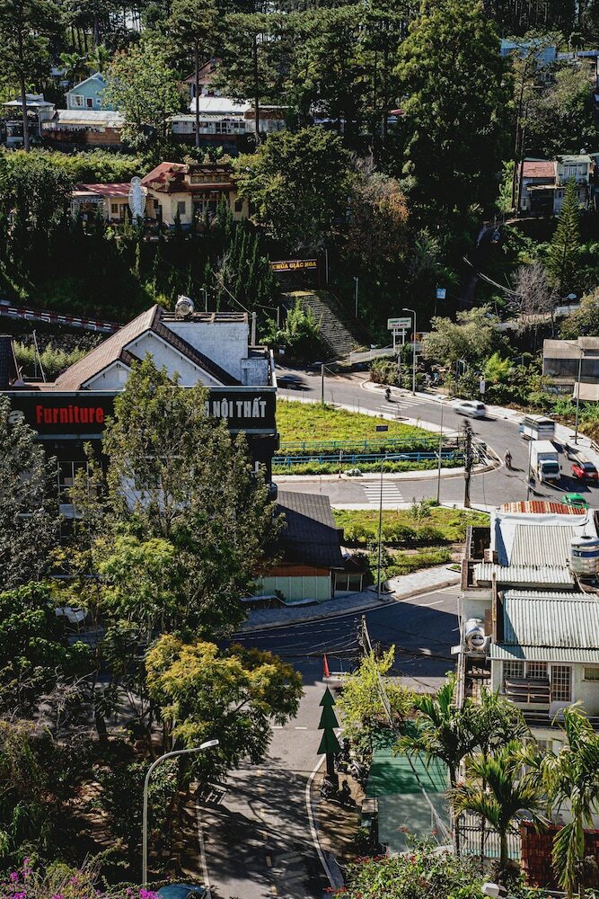 Фото Charlie Mansion Dalat