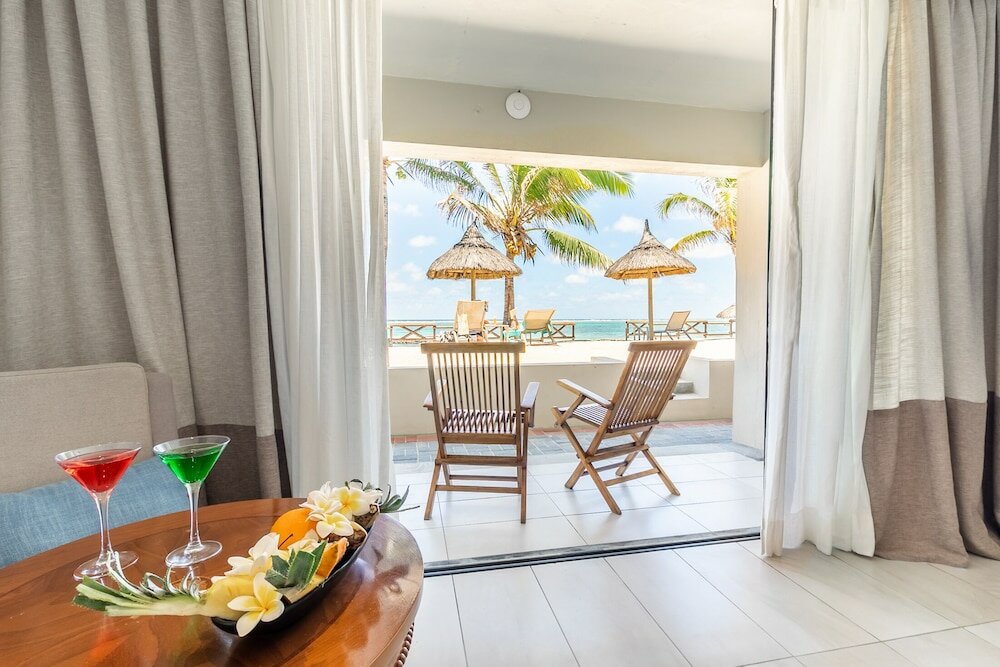 Фото Le Peninsula Bay Beach Resort