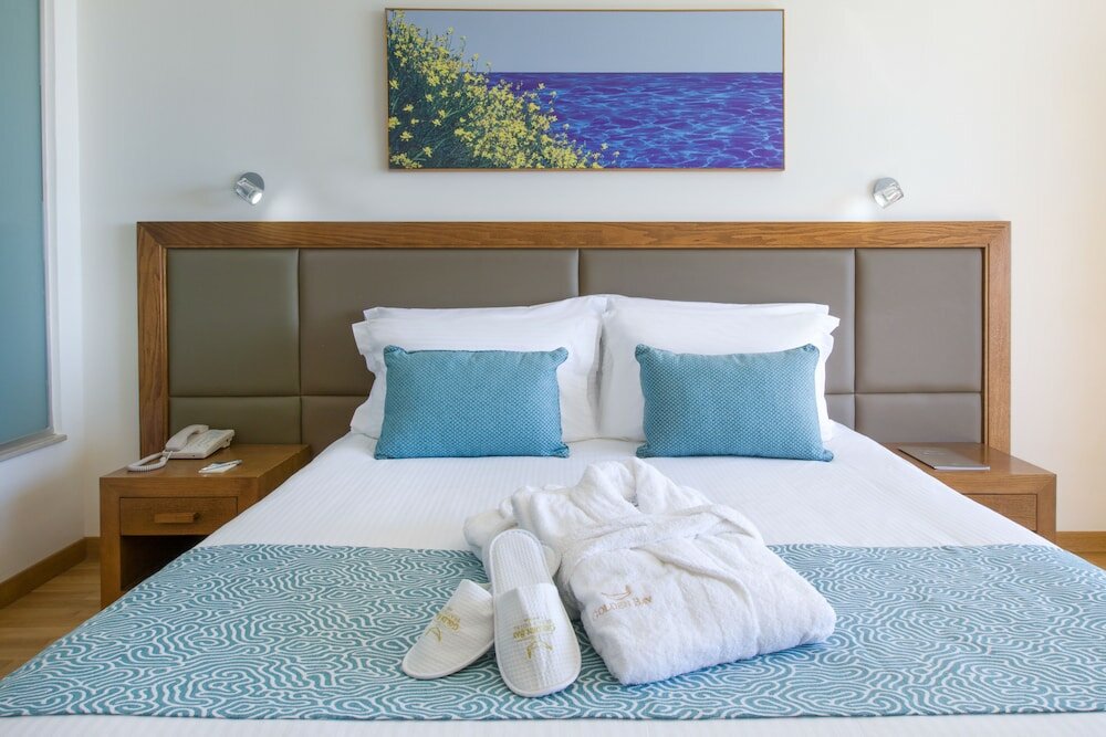 Фото Golden Bay Beach Hotel