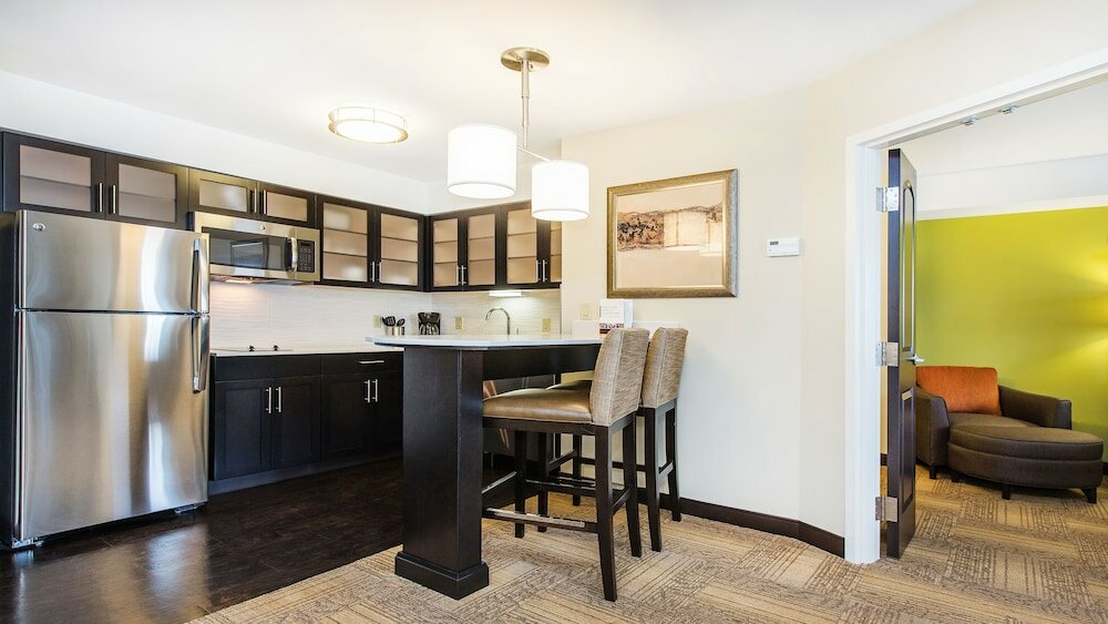 Фото Staybridge Suites West Edmonton