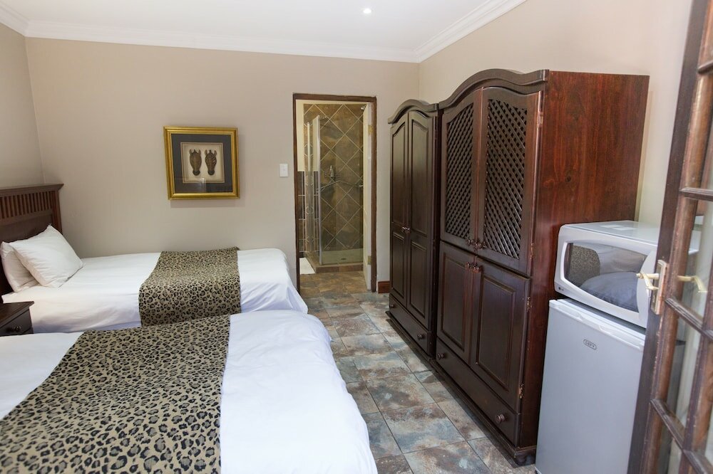 Фото MacGregors Guest House