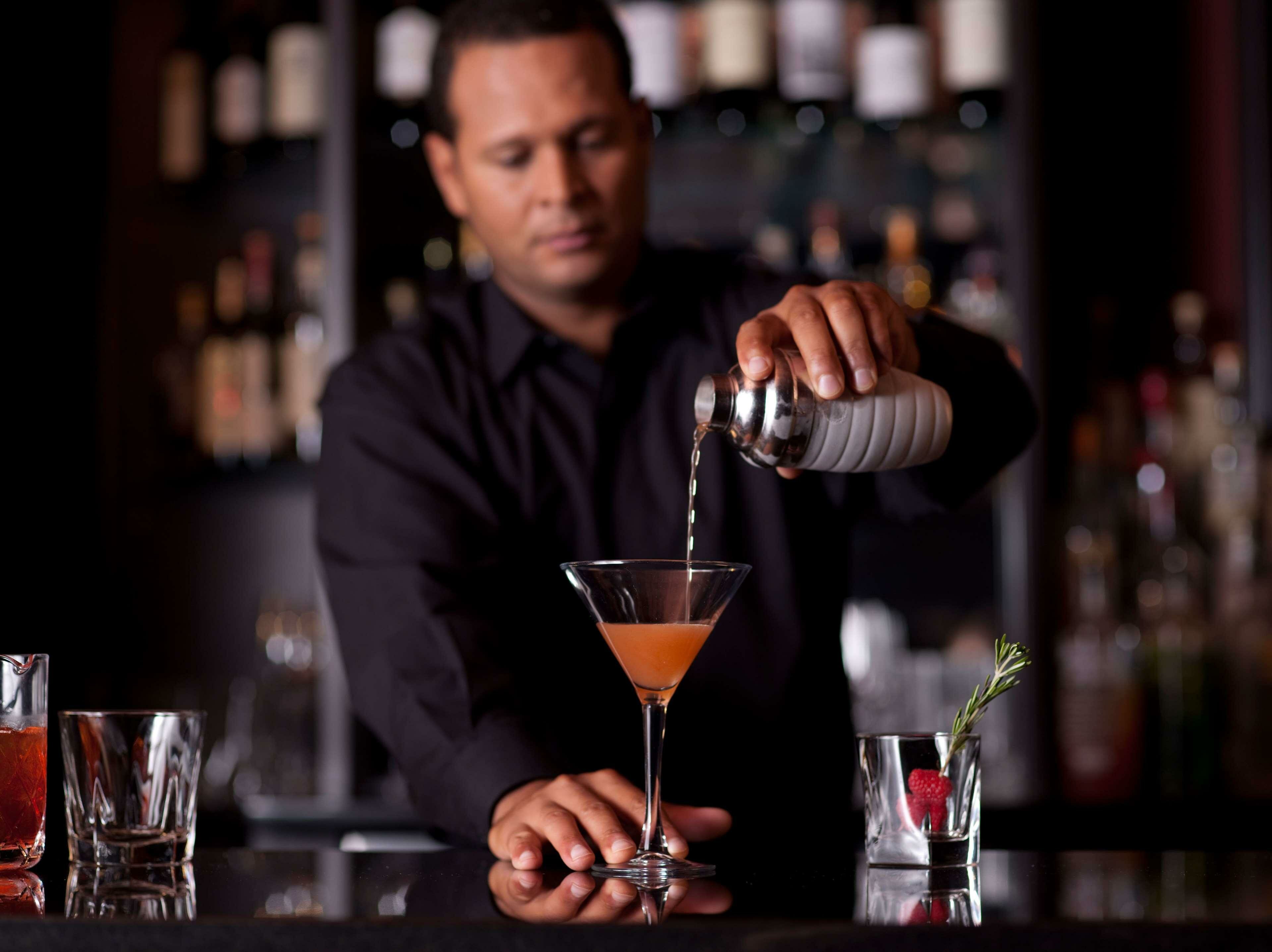 Фото Embassy Suites by Hilton Atlanta Buckhead