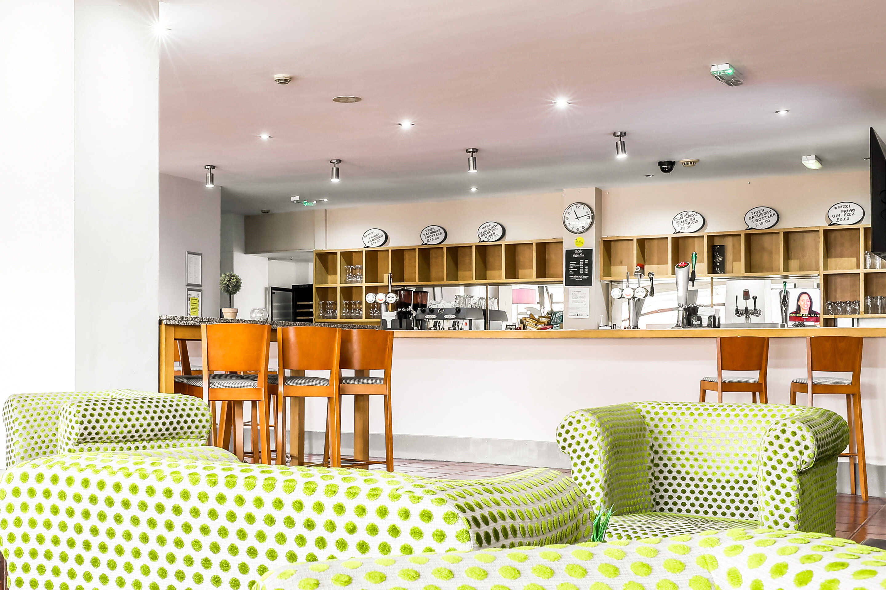 Фото Oyo Flagship Sheffield City Centre