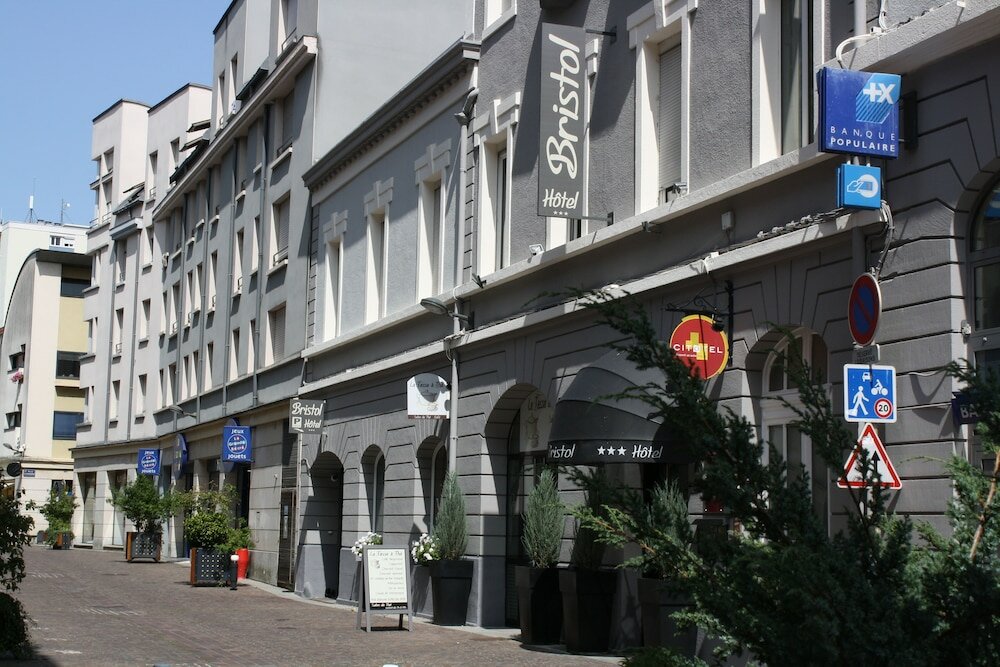 Фото Brit Hotel Bristol Montbéliard