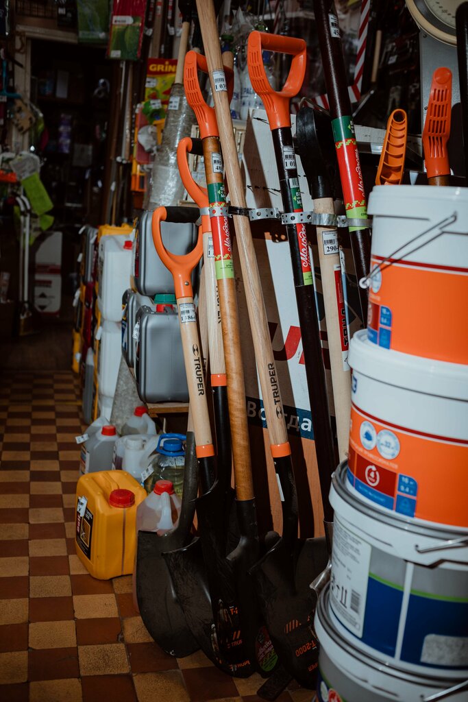 Household goods and chemicals shop Hoztovary, Ozery, photo